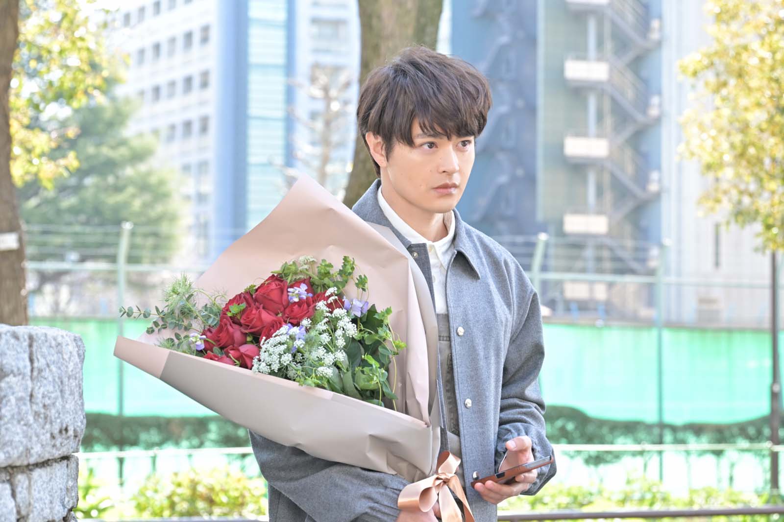 瀬戸康史「くるり～誰が私と恋をした？～」より（C）TBS