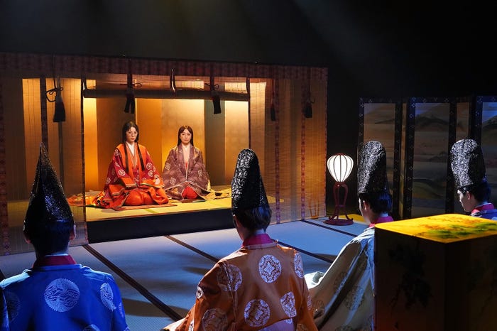浜辺美波、菅野美穂 (C)日本テレビ