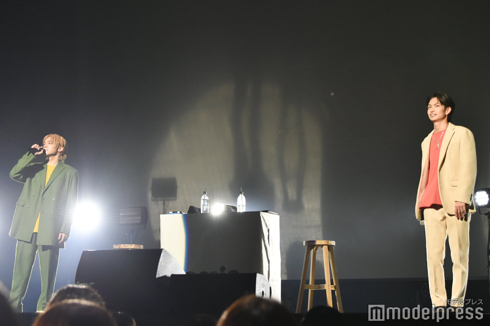 8LOOM楽曲を歌う山下幸輝、綱啓永「ホミパリ Twenty-2 Birthday Zepp Tour」（C）モデルプレス