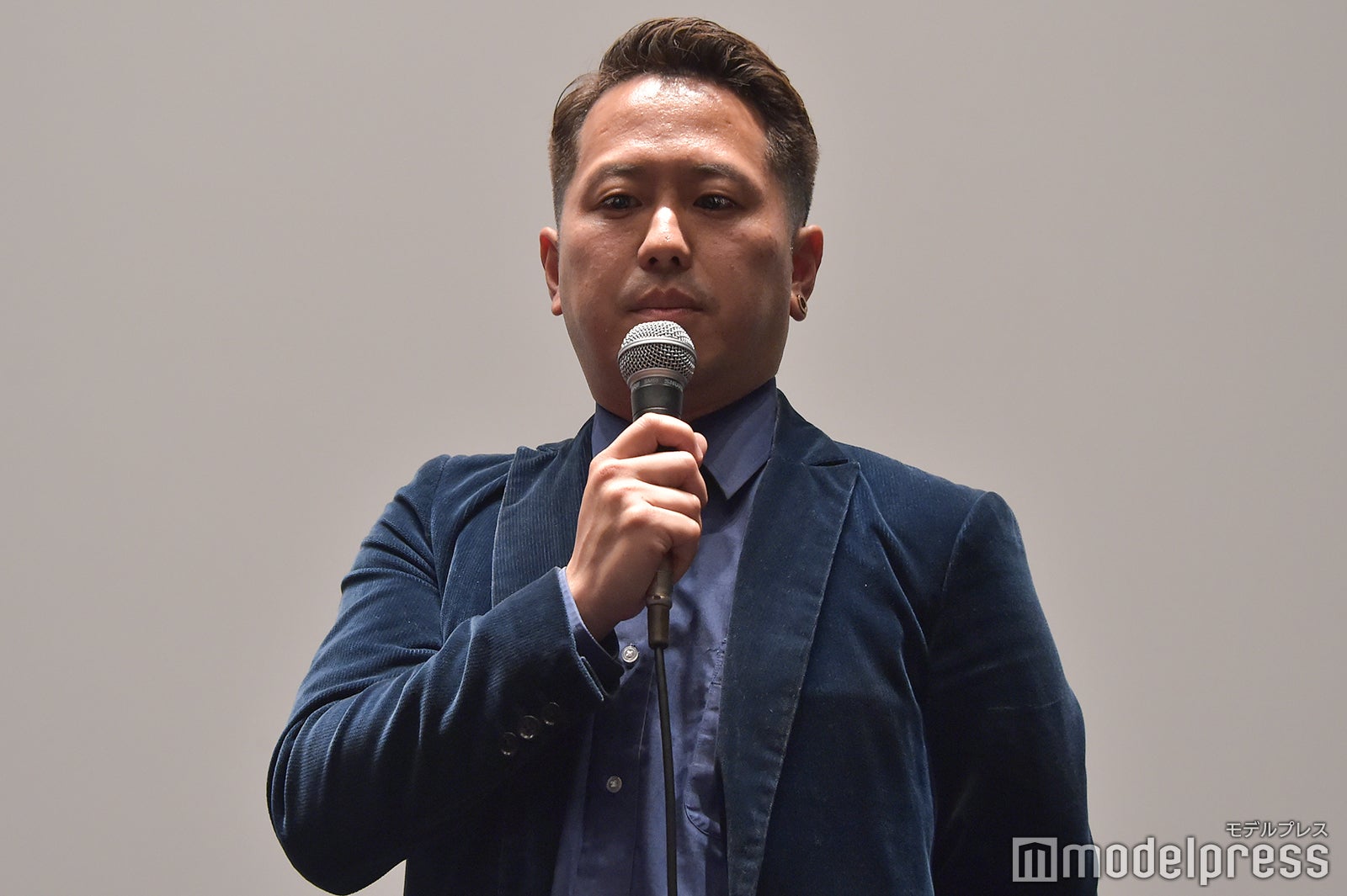 柴田啓佑監督（C）モデルプレス