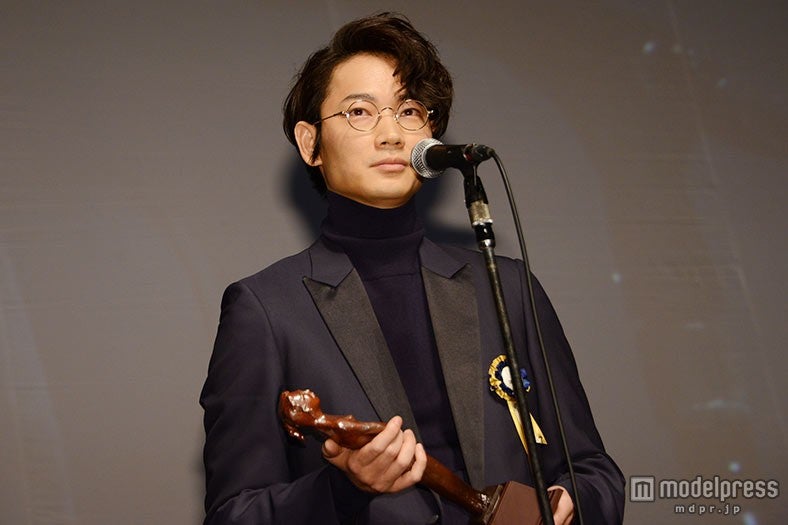綾野剛、金髪の19歳「新宿スワン」振り返り苦笑い「無理があります」【モデルプレス】