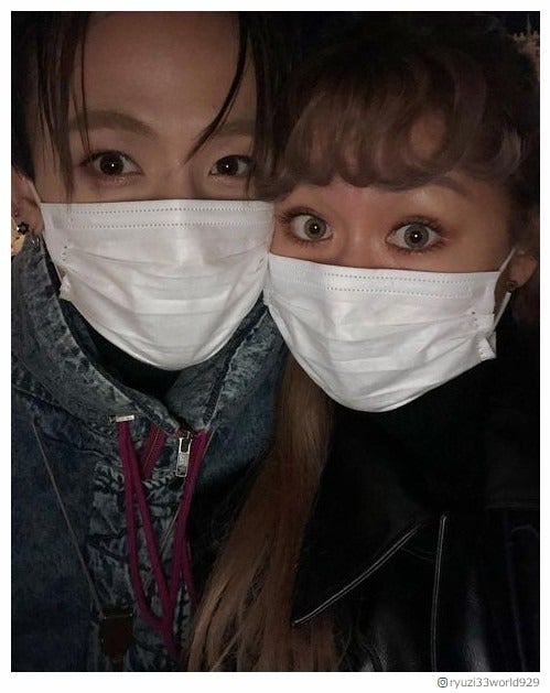 りゅうちぇる、ぺこは「ぼくの太陽」結婚記念日に過去との“比較ショット”公開