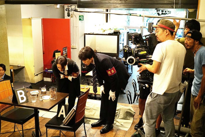 沢尻エリカ、新田真剣佑(C)宮月新・神崎裕也/集英社 2018「不能犯」製作委員会