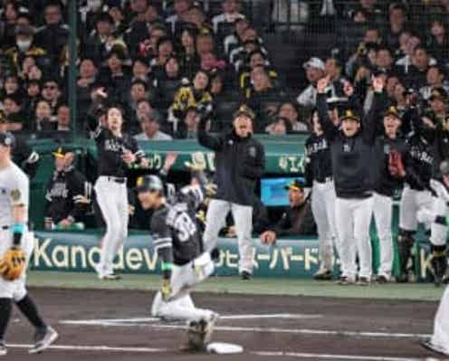 ソフトバンク 逆転勝ちで2勝1敗 山川が2戦連続弾となる同点ソロ、柳町の適時三塁打で勝ち越し 先発モイネロは6回4安打1失点の好投