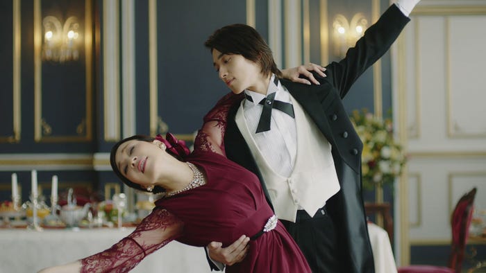 真矢ミキ、横浜流星/新CM「執事」篇より(提供写真)