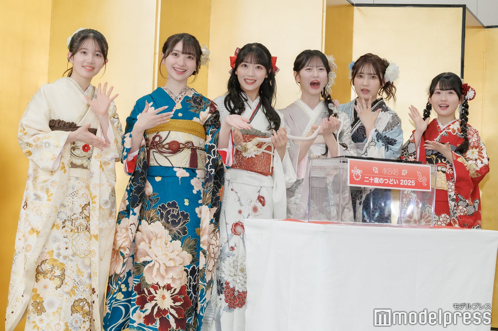 正鋳真優、山崎空、佐藤綺星、八木愛月、鈴木くるみ、布袋百椛（C）モデルプレス