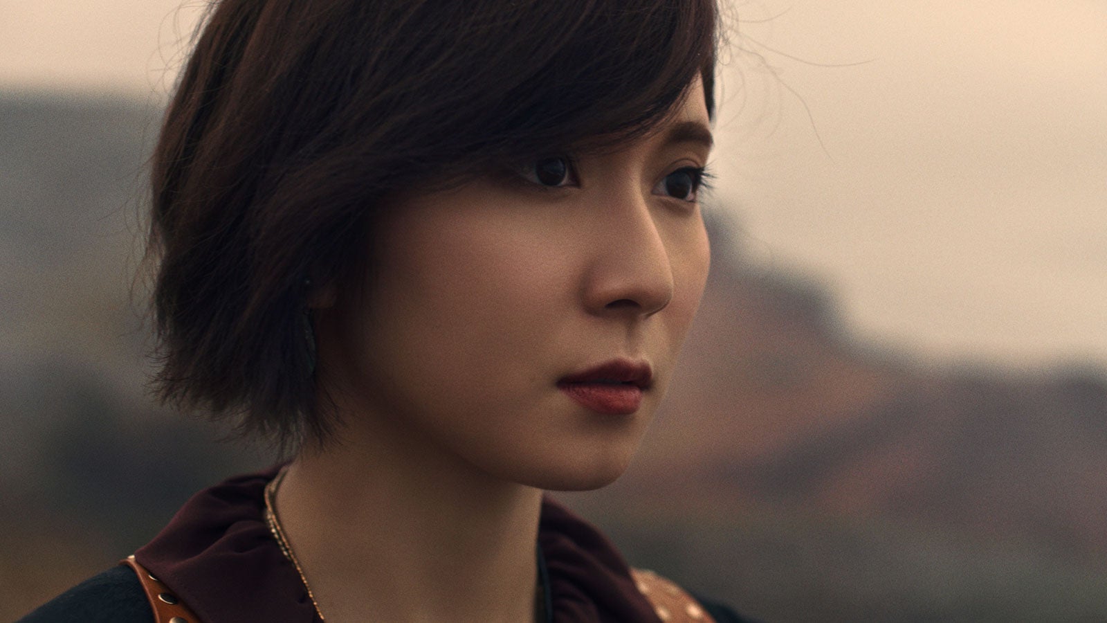 松岡茉優（C）2019-2020 SQUARE ENIX CO., LTD. All Rights Reserved. Co-Developed by gumi Inc. LOGO ILLUSTRATION:（C）2018 YOSHITAKA AMANO