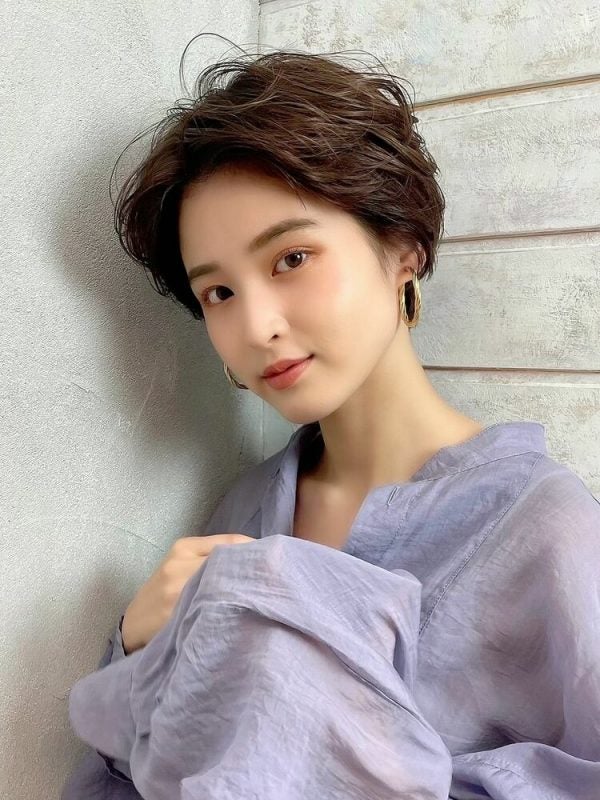 40代にかっこいいショート パーマ特集 動きのあるスタイルで見せる大人の雰囲気 モデルプレス