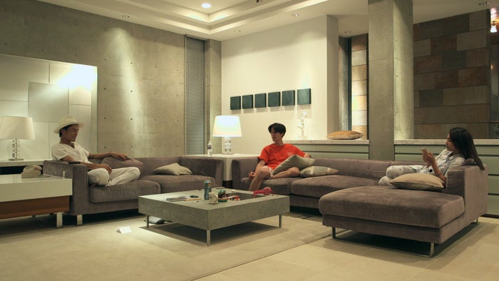 新テラスハウス 日本一かわいい女子高生 りこぴん 初の水着撮影で涙 モデルプレス