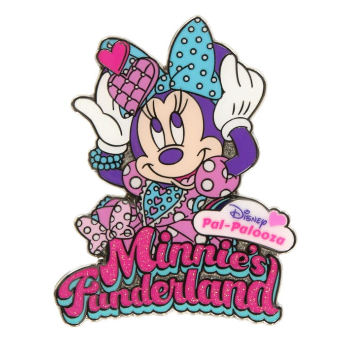ピンバッジ¥1,200(C)Disney