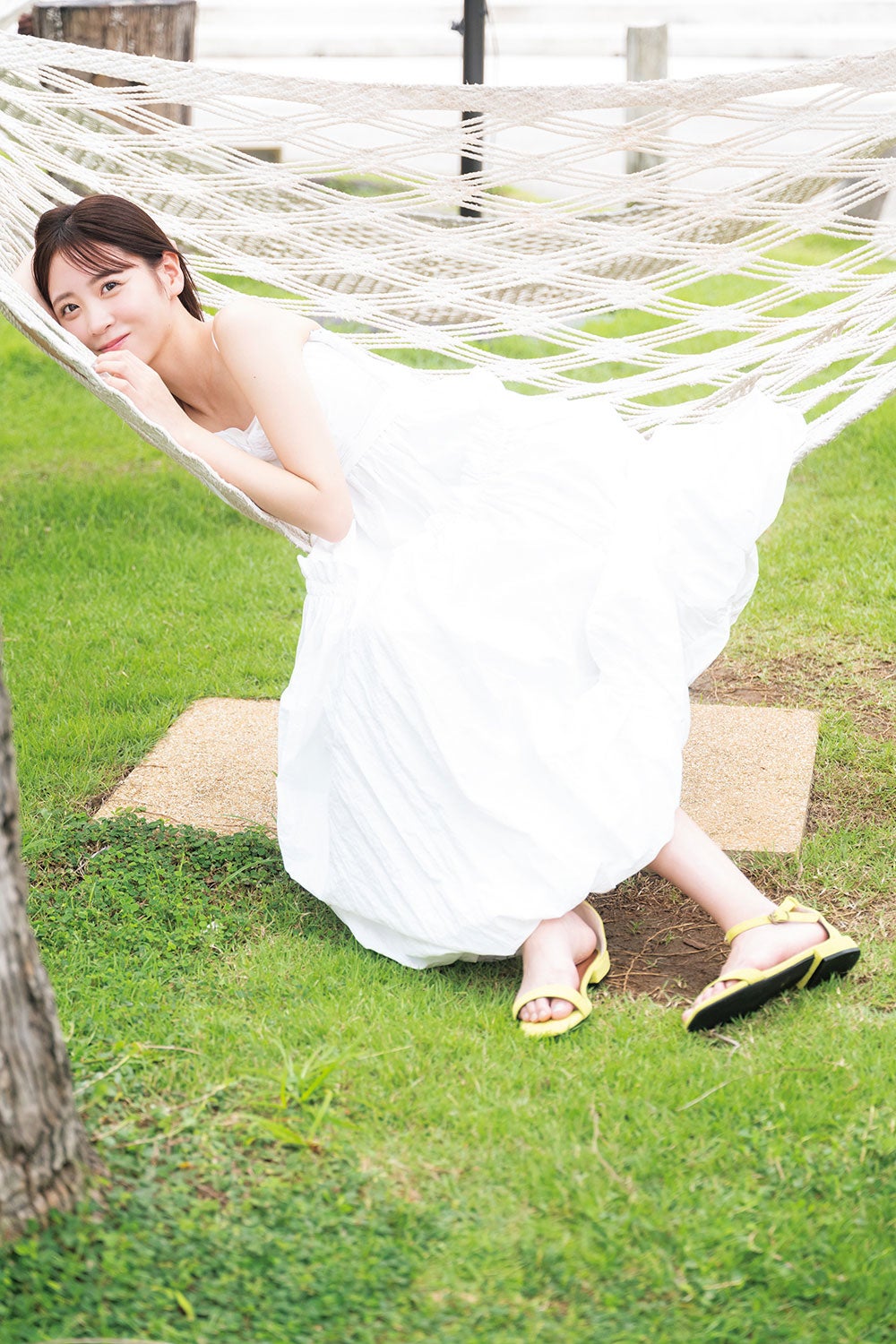 櫻井優衣 1st写真集「YUi」楽天ブックス限定版カバー（C）佐藤佑一