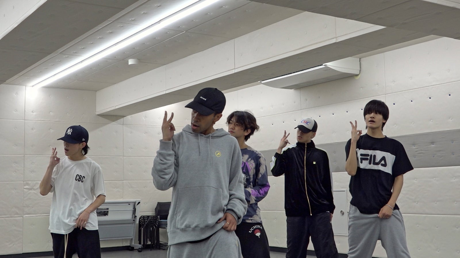 Aぇ! group“デビュー発表の日”ドーム公演の舞台裏に密着 キンプリ永瀬廉・なにわ男子も見守る