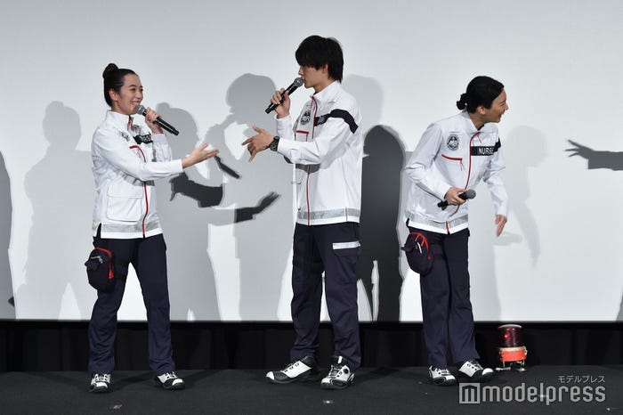 佐野勇斗が菜々緒に媚びを売っていたことを暴露するフォンチー(C)モデルプレス