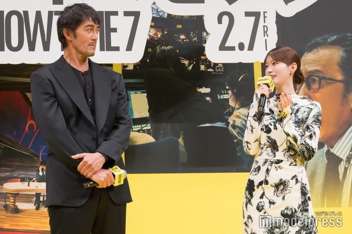 阿部寛、生見愛瑠(C)モデルプレス