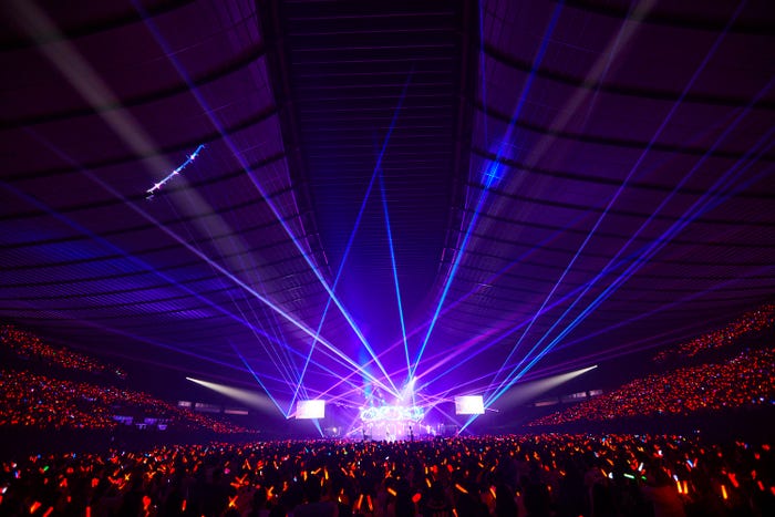 宮野真守(C)山内洋枝(PROGRESS-M)、青木早霞(PROGRESS-M)