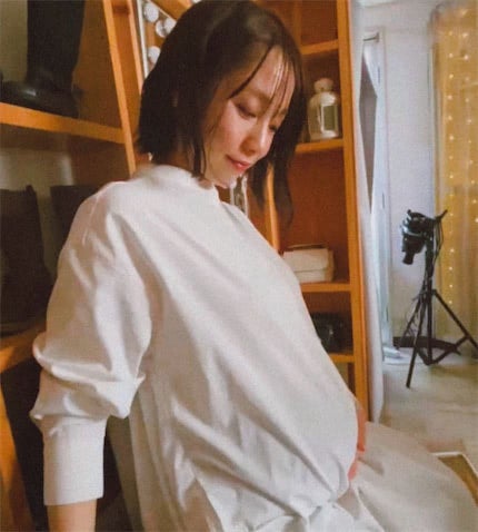 「気づけば臨月」元『王様のブランチ』リポーター、今にも生まれそうな大きなお腹を公開