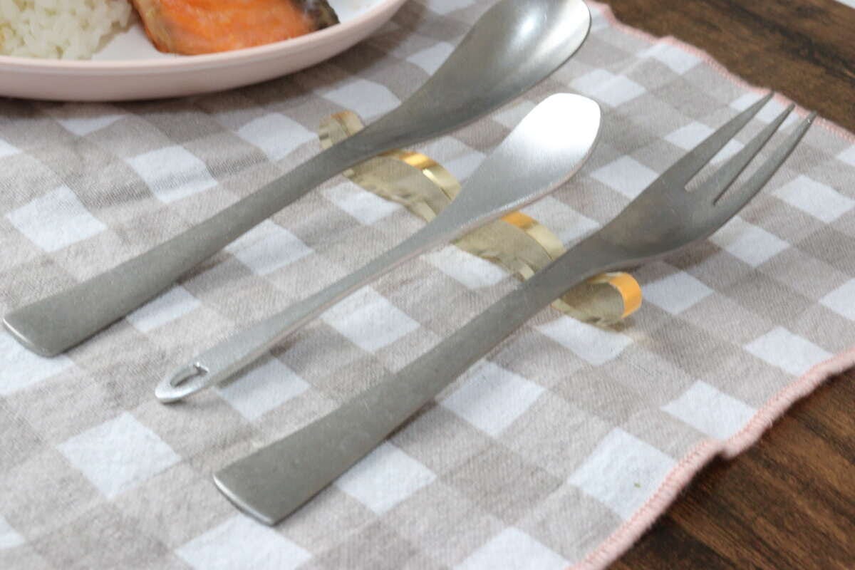 セリアのカトラリーレスト