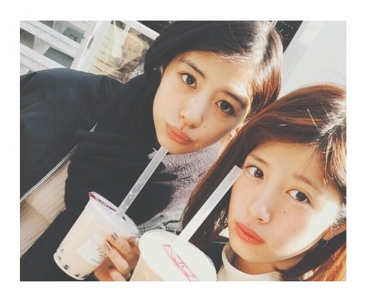 妹さん(右)も可愛い!/佐久間由衣オフィシャルブログ(Ameba)より
