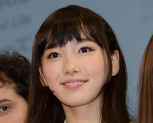 “新垣結衣似”で話題の美少女・飯豊まりえ、キュートな制服姿で登場