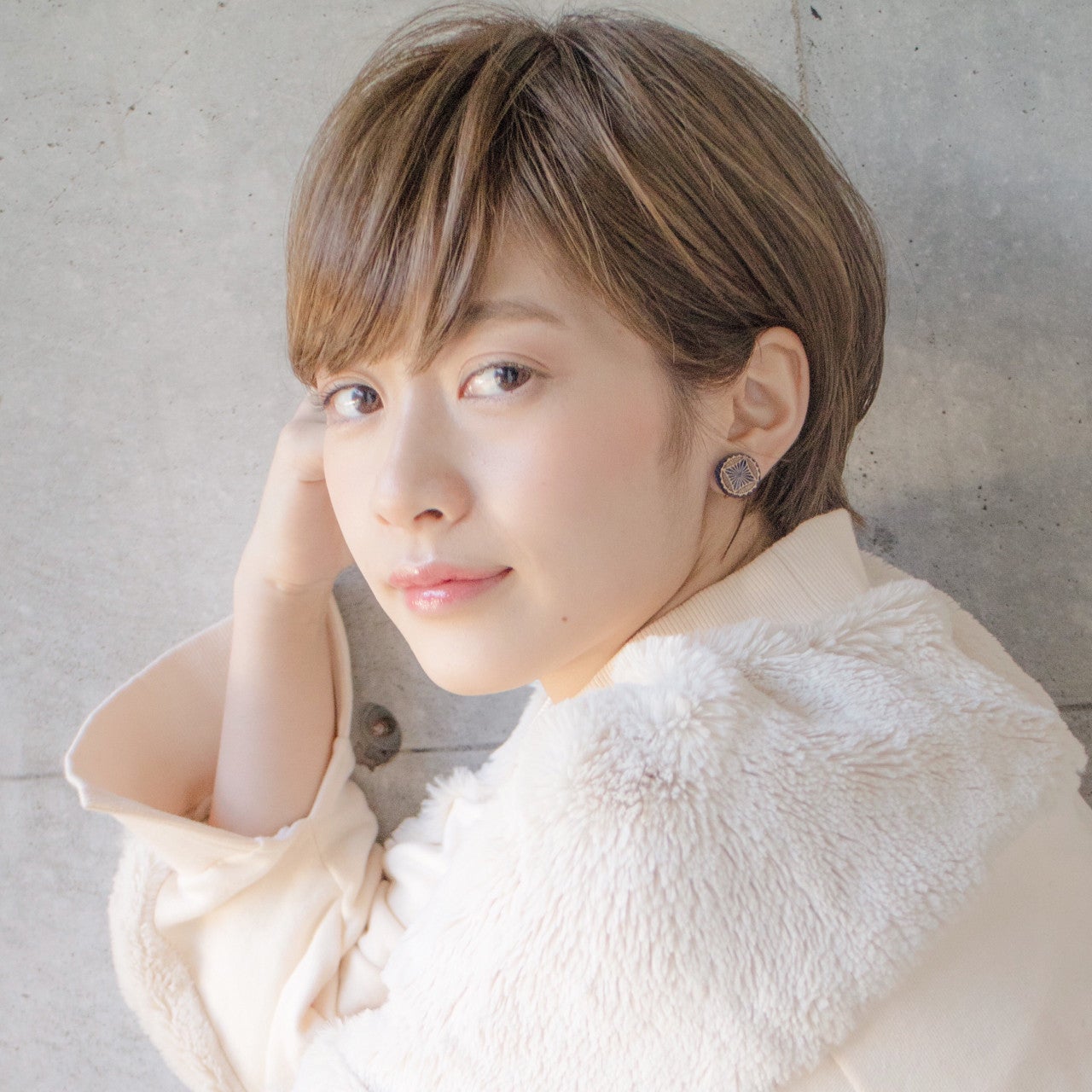 5c200d4a17ee9e8a7915cc6d324c17ab_12472e0