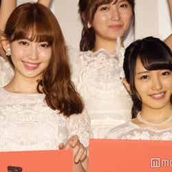 「存在する理由 DOCUMENTARY of AKB48」初日舞台挨拶に登壇した（左から）小嶋陽菜、向井地美音（C）モデルプレス