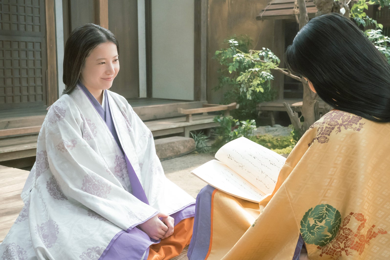 吉高由里子、南沙良「光る君へ」最終話（C）NHK