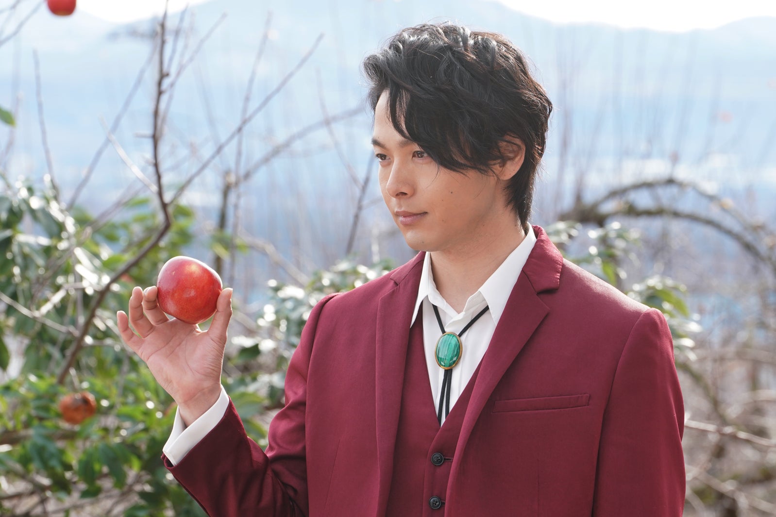 中村倫也／「美食探偵 明智五郎」第2話より（C）日本テレビ