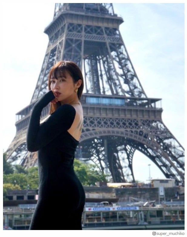 てんちむ、背中のタトゥー披露 海外生活の様子も公開