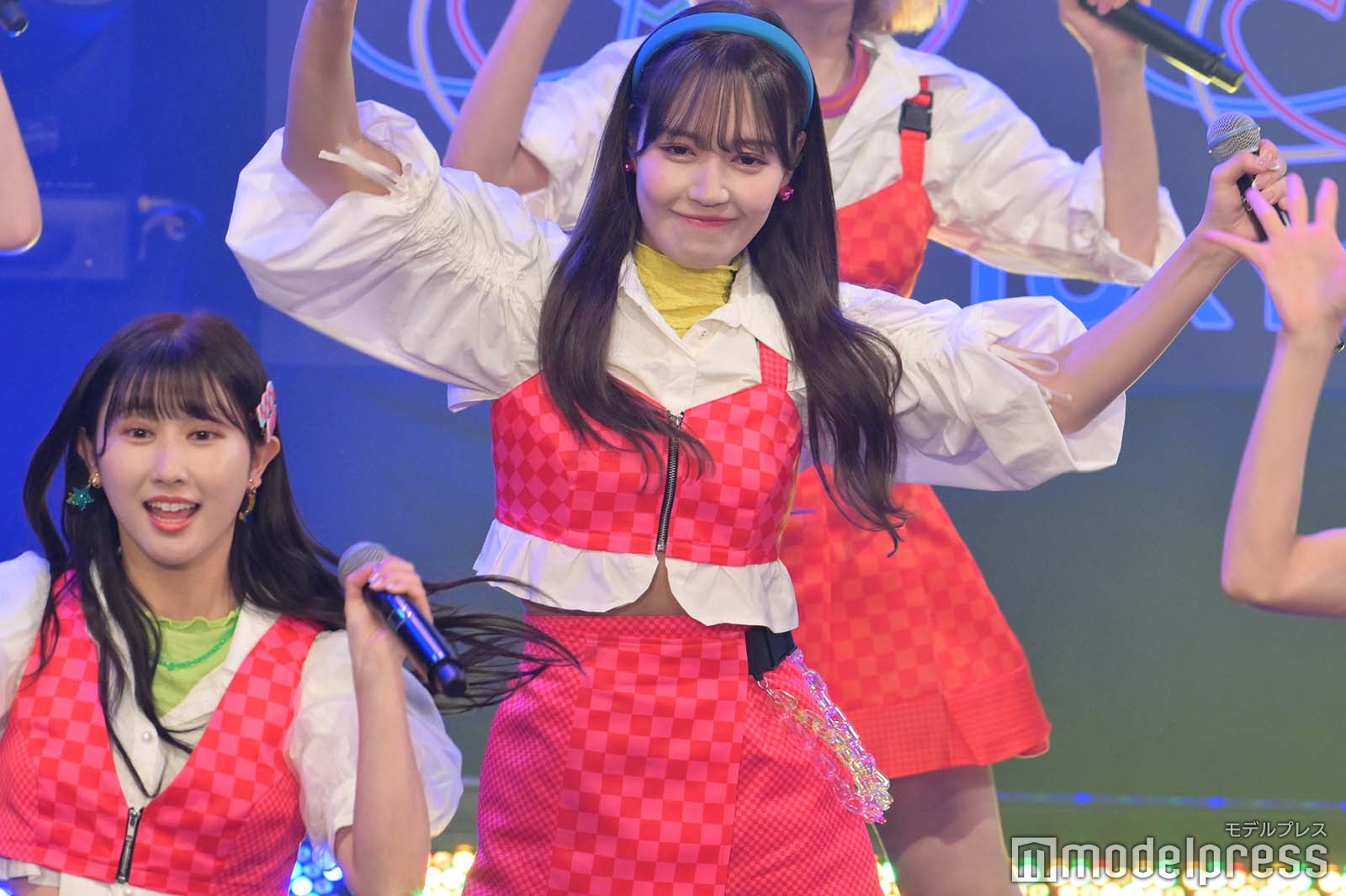 =LOVE （C）モデルプレス