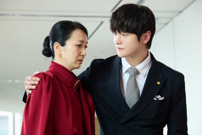 キム・ジュリョン、キム・ドワン「10回切って倒れない木はない」第2話(C)日本テレビ