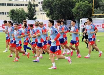 「顔面つよすぎ♥」「ビジュ爆発」サッカー日本代表・中村敬斗＆上田綺世がスーツ姿でanan表紙に反響（SP版）「サッカー界イケメン」がついに