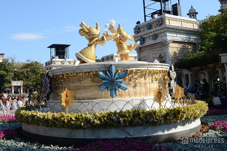 ミッキーとミニーのモニュメント