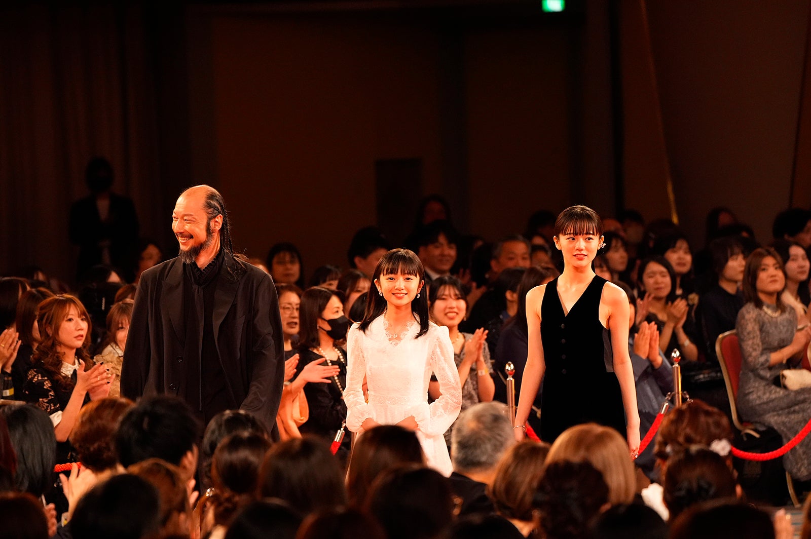 河内大和、白山乃愛、中島瑠菜（C）日本アカデミー協会