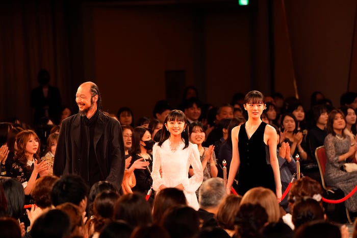 河内大和、白山乃愛、中島瑠菜(C)日本アカデミー協会