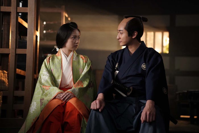 西野七瀬、小関裕太「大奥」第6話より(C)フジテレビ