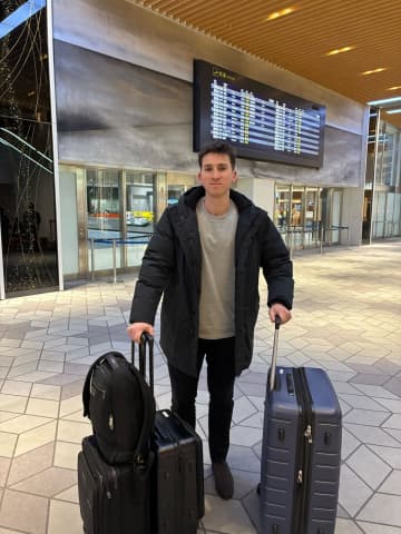 阪神 新外国人のディベイニーが入国「日本にくることができてうれしいです」キャンプは宜野座スタート