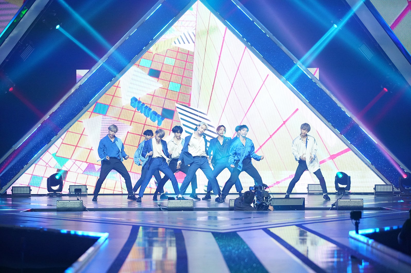デビュー評価「YOUNG」ステージ「PRODUCE 101 JAPAN」最終回（C）LAPONE ENTERTAINMENT