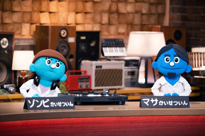 パペットの「かいせついん」 (C)NHK