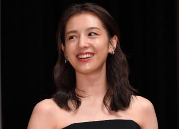 「似てると思ったら同一人物」「すっごく綺麗に」【横浜ネイバーズ】登場の33歳女優にネット驚き「改名したのか」「本人だった」