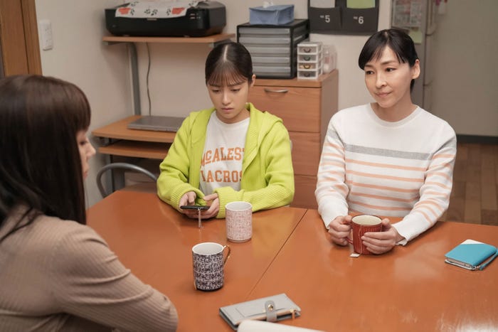 仲里依紗、橋本環奈、麻生久美子「おむすび」第98話(C)NHK