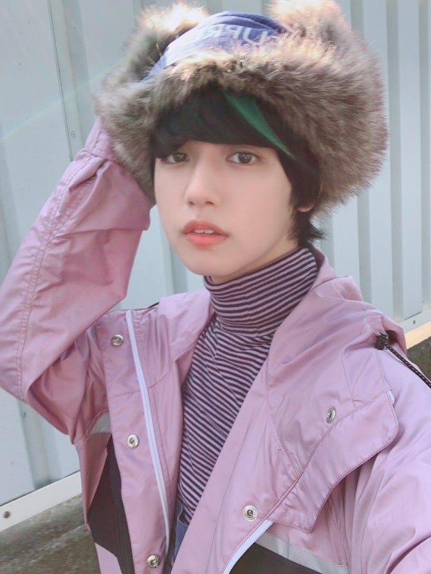 「シャーロック」“謎の情報屋・レオ（ゆうたろう）”のカラーコーデが可愛いと話題