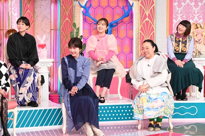 佐伯日菜子、平井理央、菊地亜美、いとうあさこ、川村エミコ(C)日本テレビ
