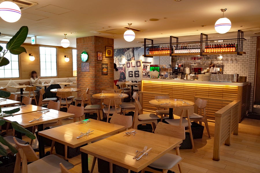 オリジナルパンケーキハウス店内