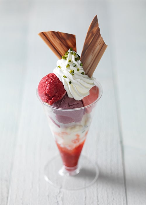 5種のバルーンパフェ864円／画像提供：阪急うめだ本店