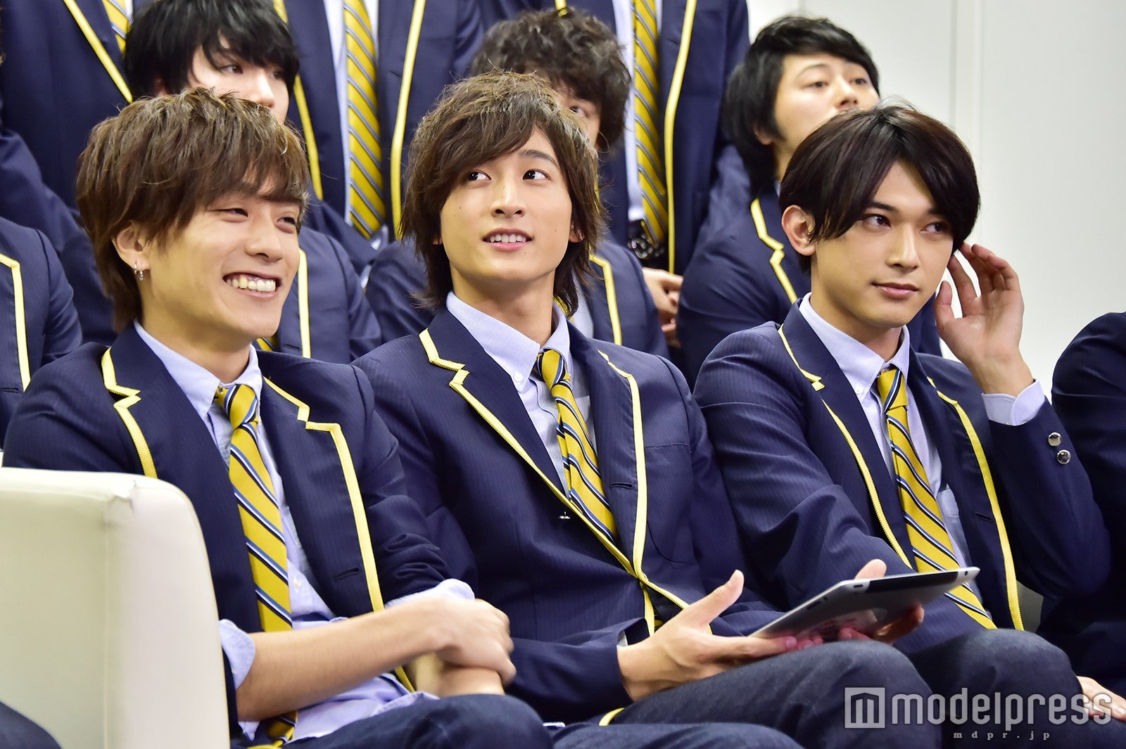 （左から）平間壮一、小関裕太、吉沢亮（C）モデルプレス