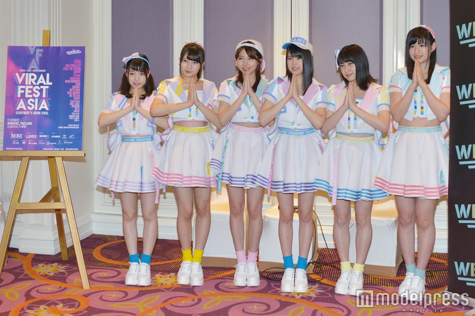 左から：高橋彩音・行天優莉奈・舞木香純・吉川七瀬・清水麻璃亜・佐藤朱 （C）モデルプレス