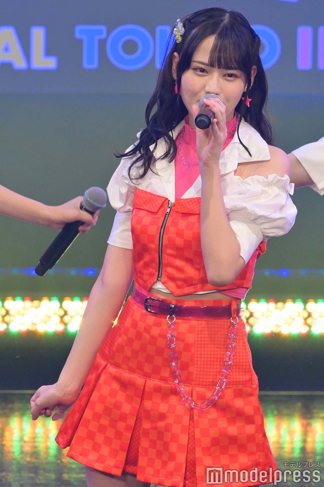 =LOVE （C）モデルプレス