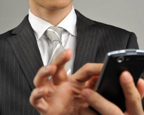 約6割の独身男子が絵文字を使用 気になる女性に送る 勝負絵文字 は モデルプレス 約6割の独身男子が絵文字を使用 気になる女性に送る 勝負絵文字 は モデルプレス