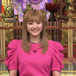 『M』アユ役・安斉かれん、“見た目はギャル・中身はオジサン”な一面に驚愕!?「タコ一匹と酒で…」