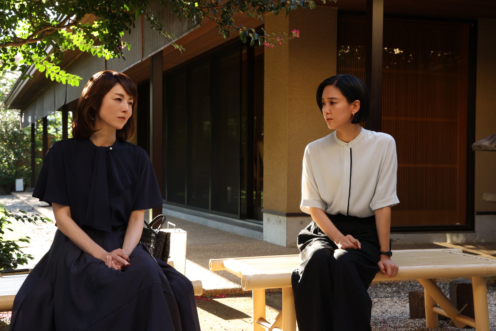 高岡早紀、水川あさみ「笑うマトリョーシカ」第10話より（C）TBS